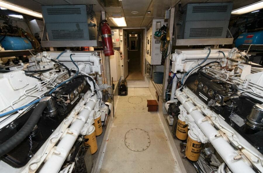 1984 Broward Raised Pilothouse