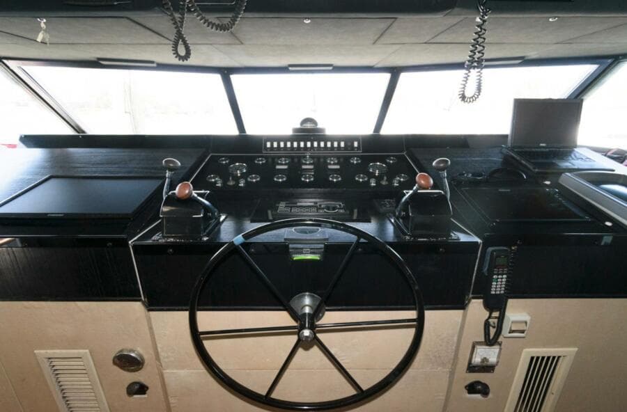 1984 Broward Raised Pilothouse