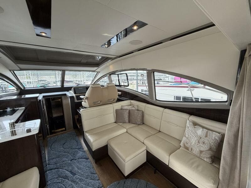 2017 Sea Ray 400 Sundancer