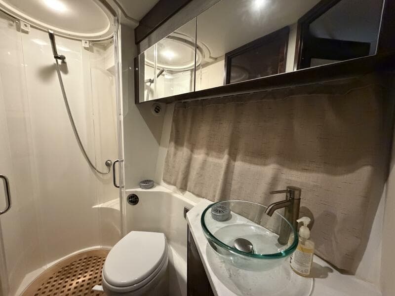 2017 Sea Ray 400 Sundancer