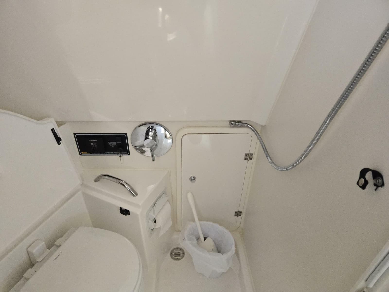 2019 Pursuit 355 Offshore - Photo 28