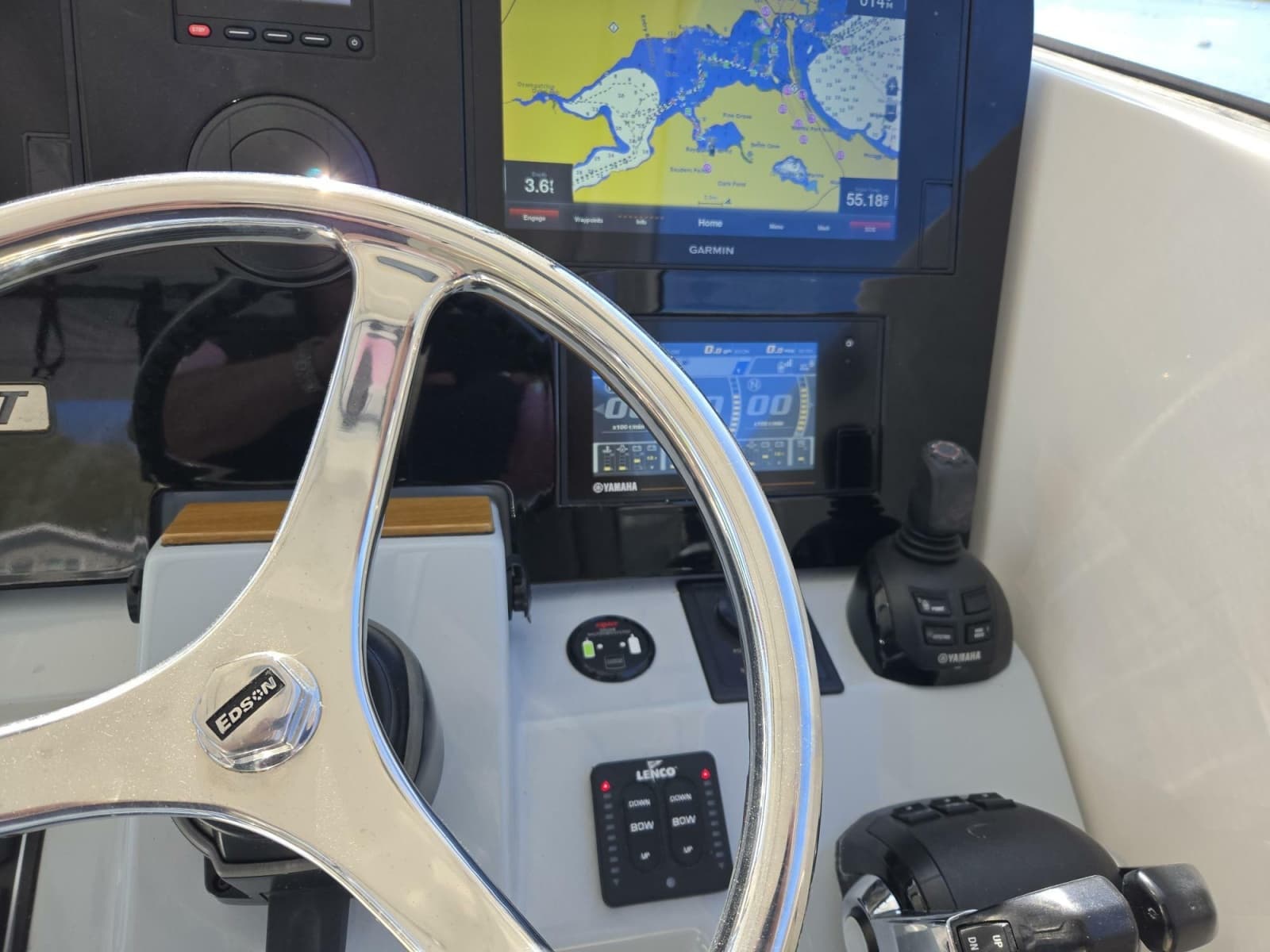 2019 Pursuit 355 Offshore - Photo 32