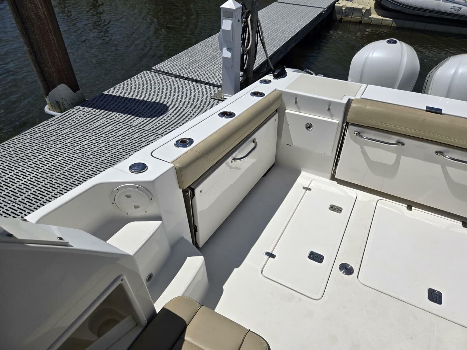 2019 Pursuit 355 Offshore - Photo 40