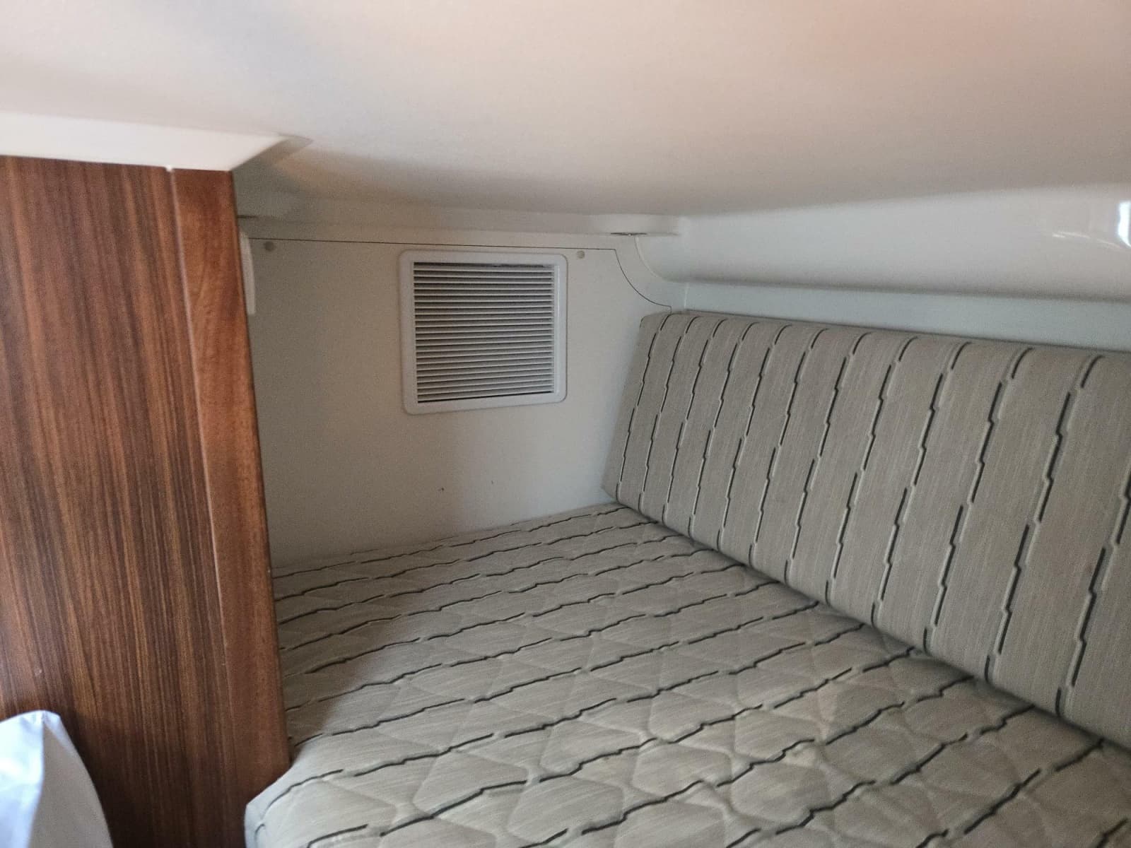 2019 Pursuit 355 Offshore - Photo 19