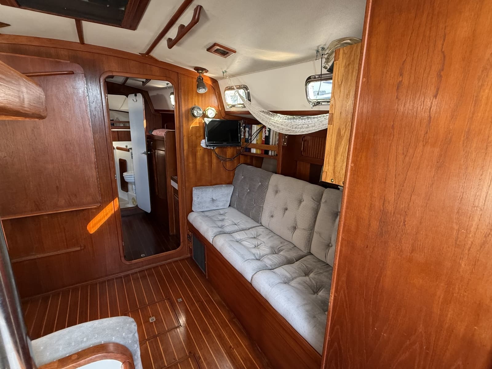 1990 Caliber 38 - Photo 19