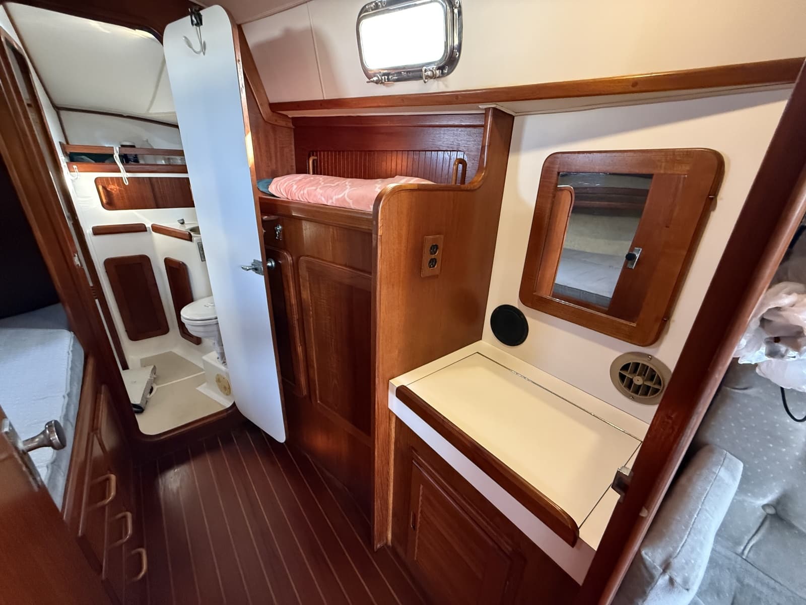 1990 Caliber 38 - Photo 23