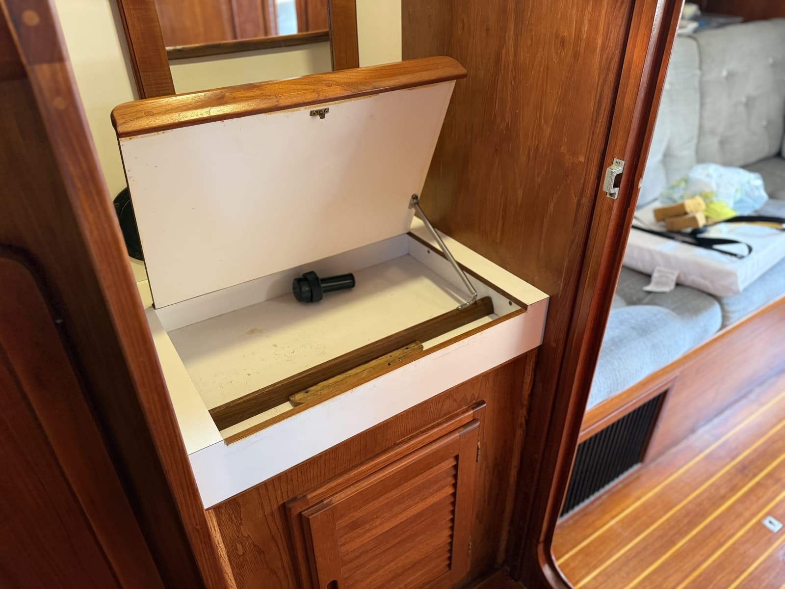 1990 Caliber 38 - Photo 21