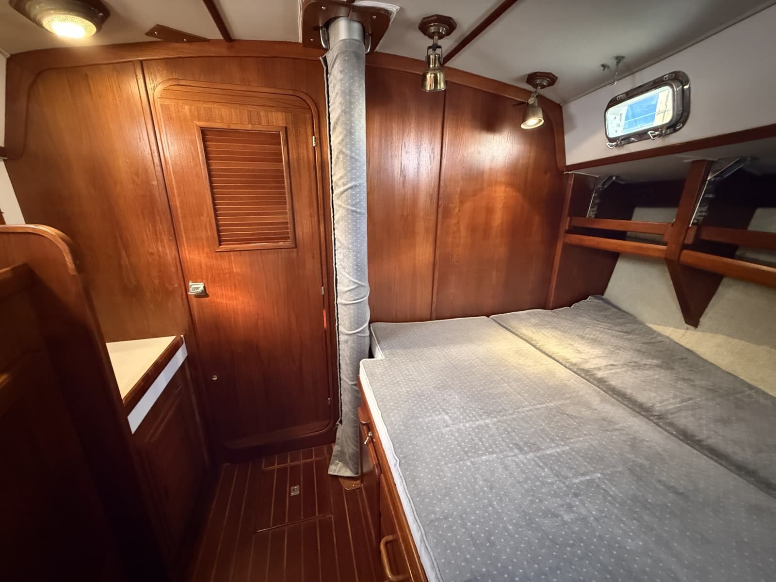 1990 Caliber 38 - Photo 29