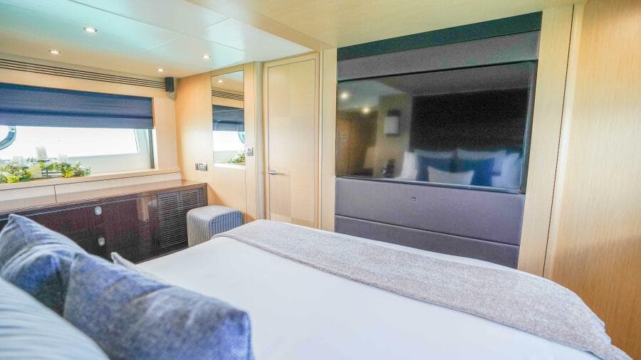 2016 Sunseeker 75 Yacht