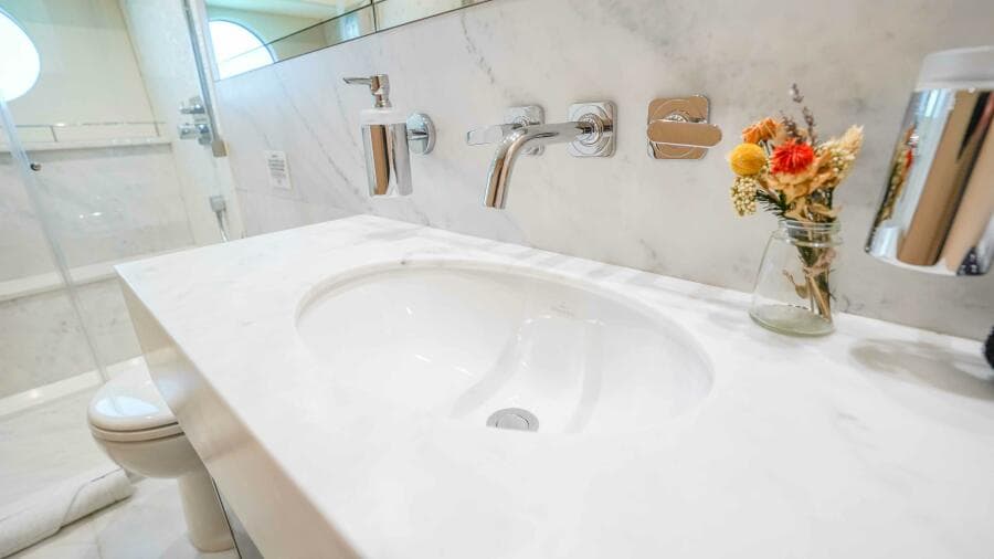 2016 Sunseeker 75 Yacht