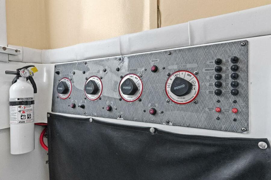 2004 Hydra-Sports Vector 3300 CC