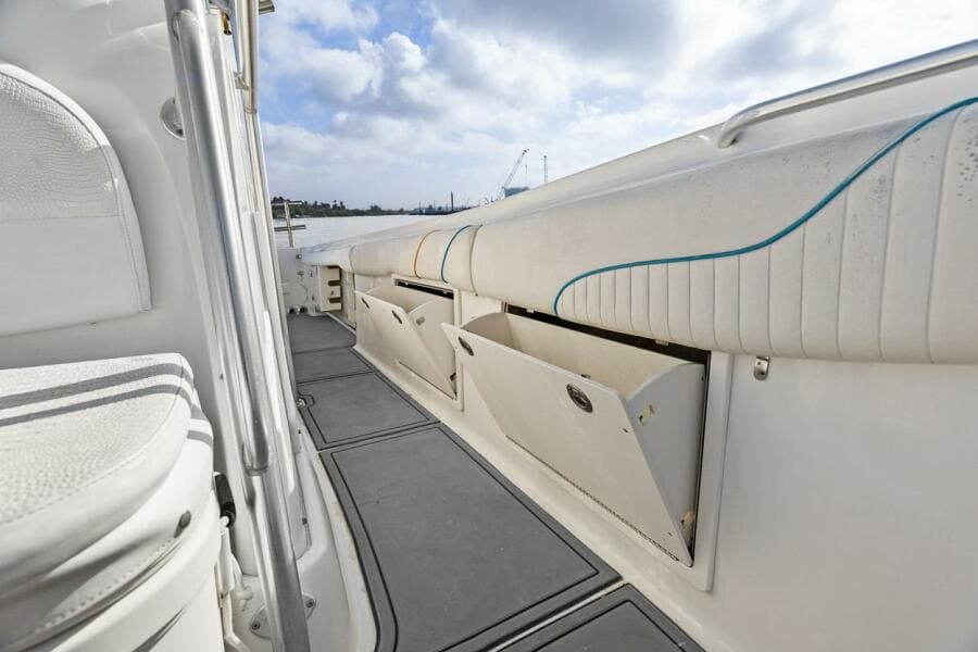 2004 Hydra-Sports Vector 3300 CC