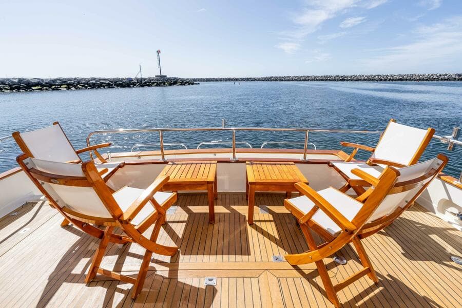 2000 Offshore Yachts Flushdeck