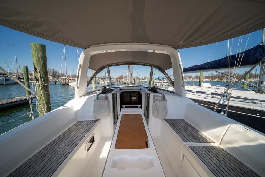 2019 Beneteau Oceanis 38.1