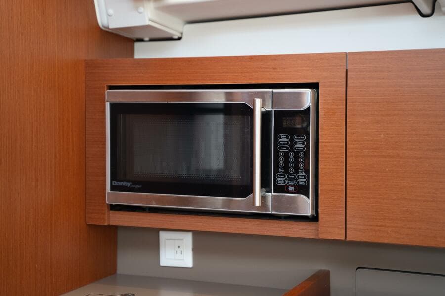 2019 Beneteau Oceanis 38.1