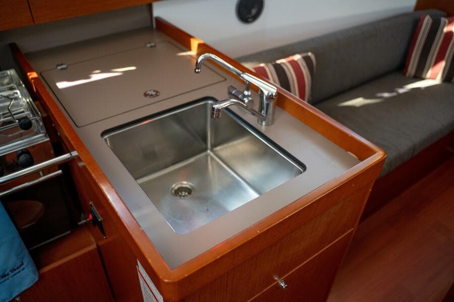 2019 Beneteau Oceanis 38.1