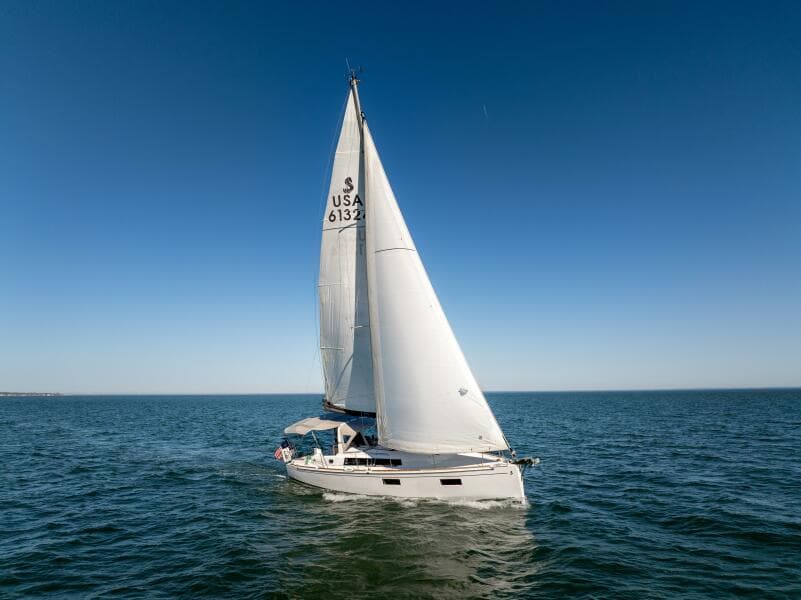 2019 Beneteau Oceanis 38.1