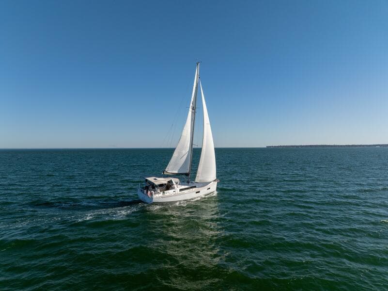 2019 Beneteau Oceanis 38.1