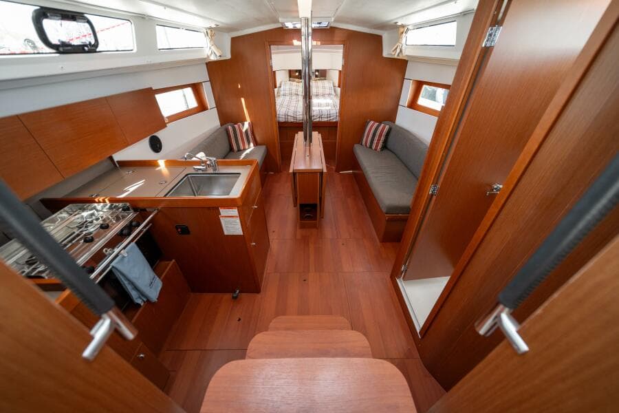 2019 Beneteau Oceanis 38.1