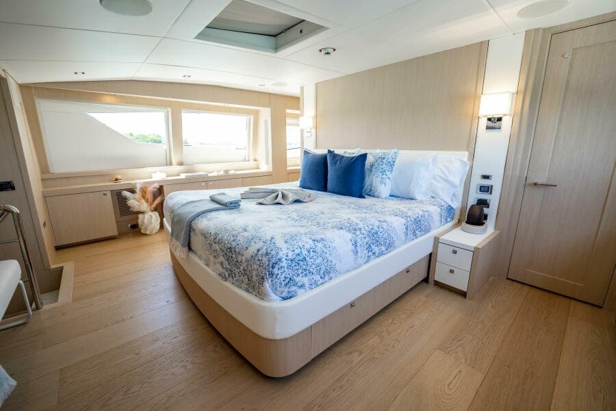 2011 Sunseeker 34 Metre Yacht