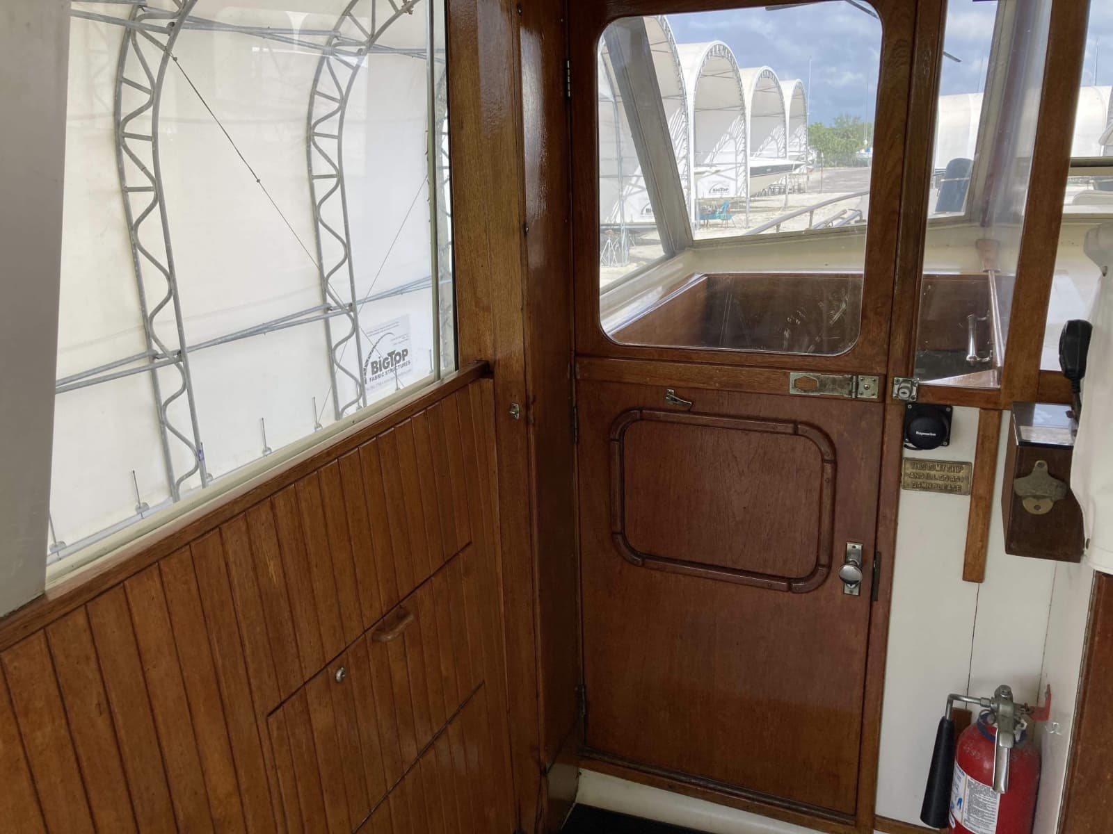 1972 Chris-Craft Commander Flush Deck