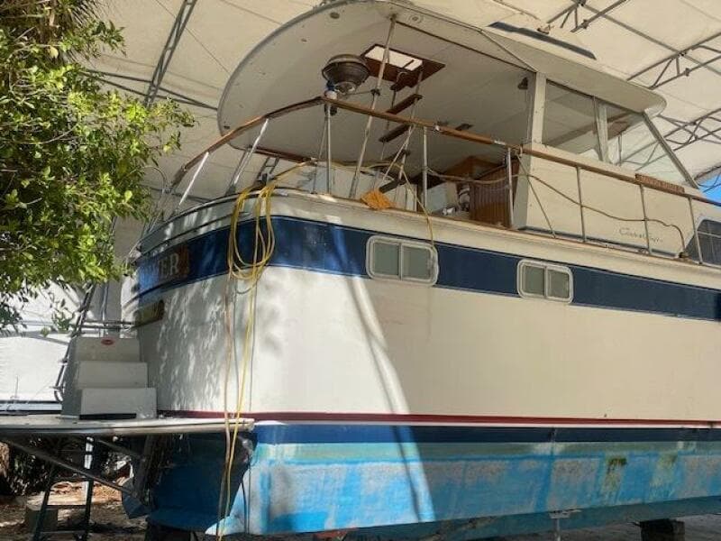 1972 Chris-Craft Commander Flush Deck