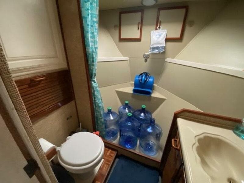 1972 Chris-Craft Commander Flush Deck