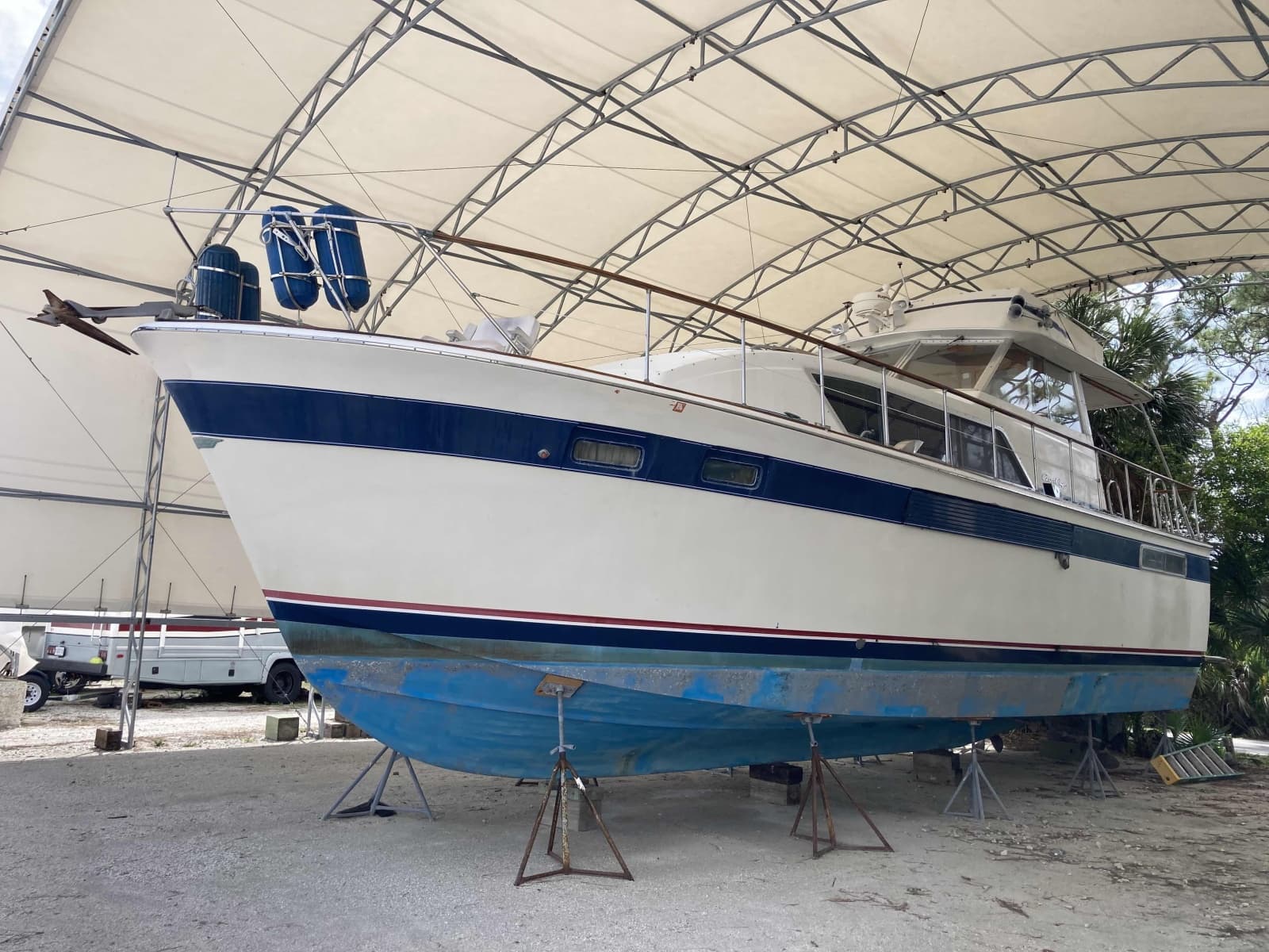 1972 Chris-Craft Commander Flush Deck