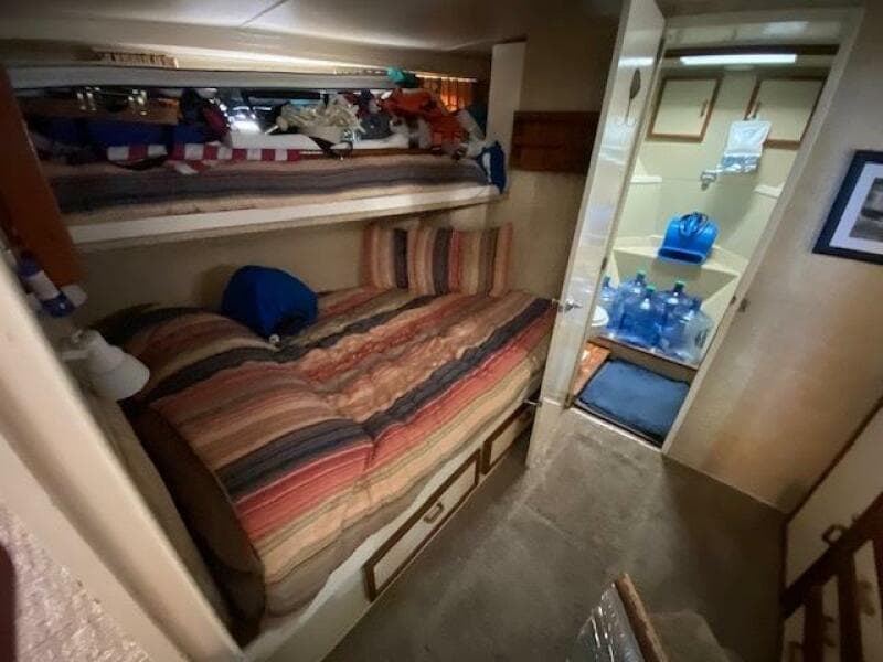 1972 Chris-Craft Commander Flush Deck