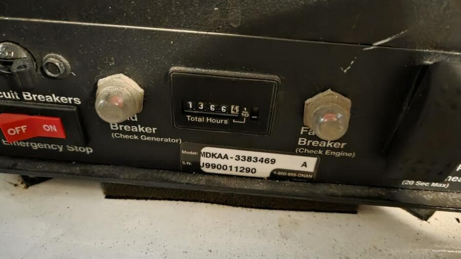 2000 Cruisers Yachts 4450 Express Motor Yacht