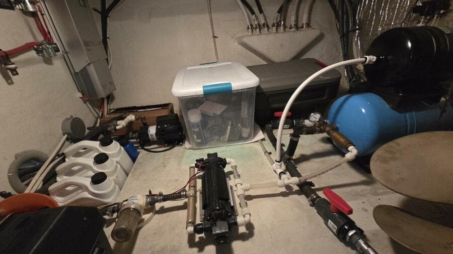 2000 Cruisers Yachts 4450 Express Motor Yacht