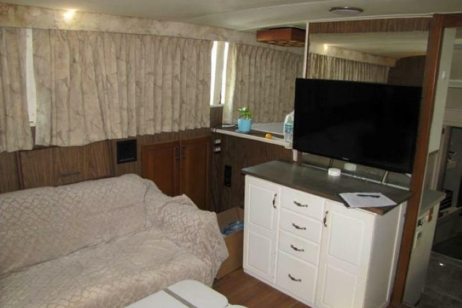 1973 Chris-Craft 55 Commander - Photo 36