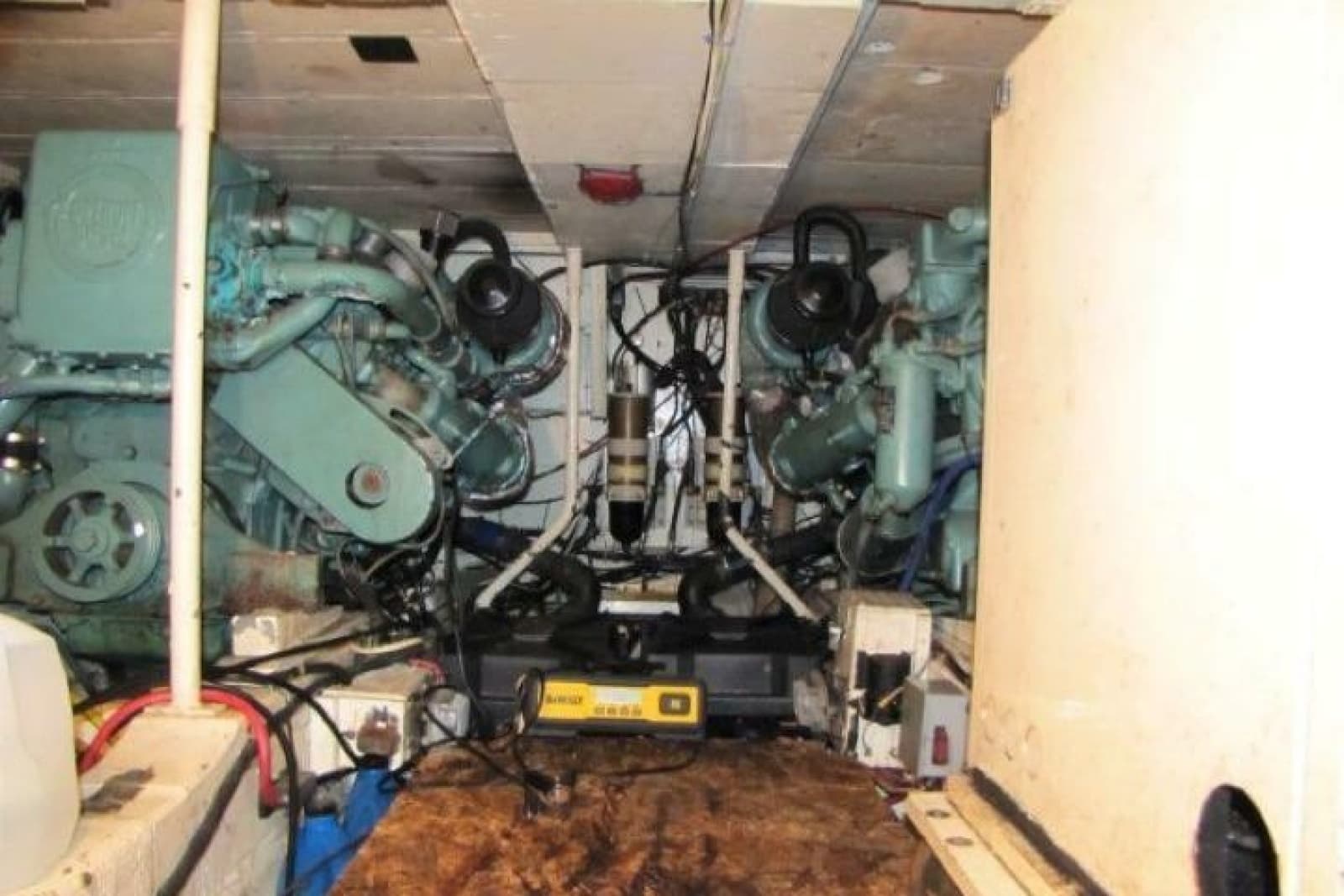 1973 Chris-Craft 55 Commander - Photo 74