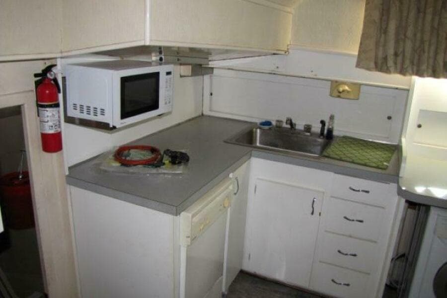 1973 Chris-Craft 55 Commander