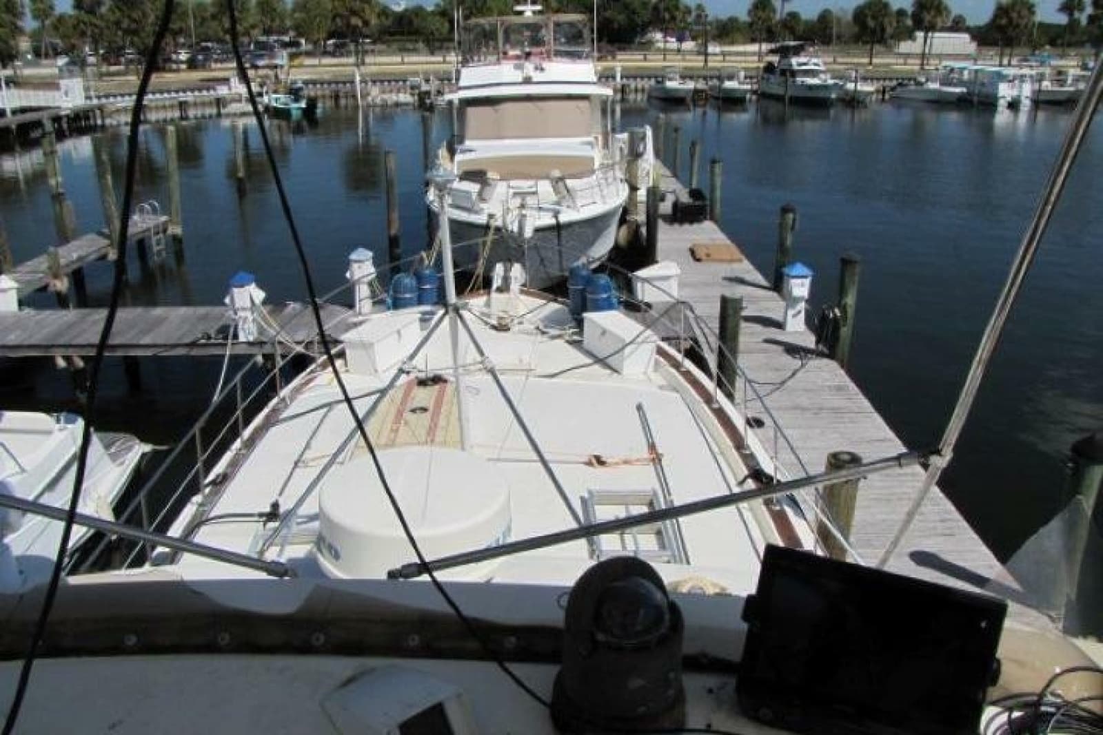 1973 Chris-Craft 55 Commander - Photo 6
