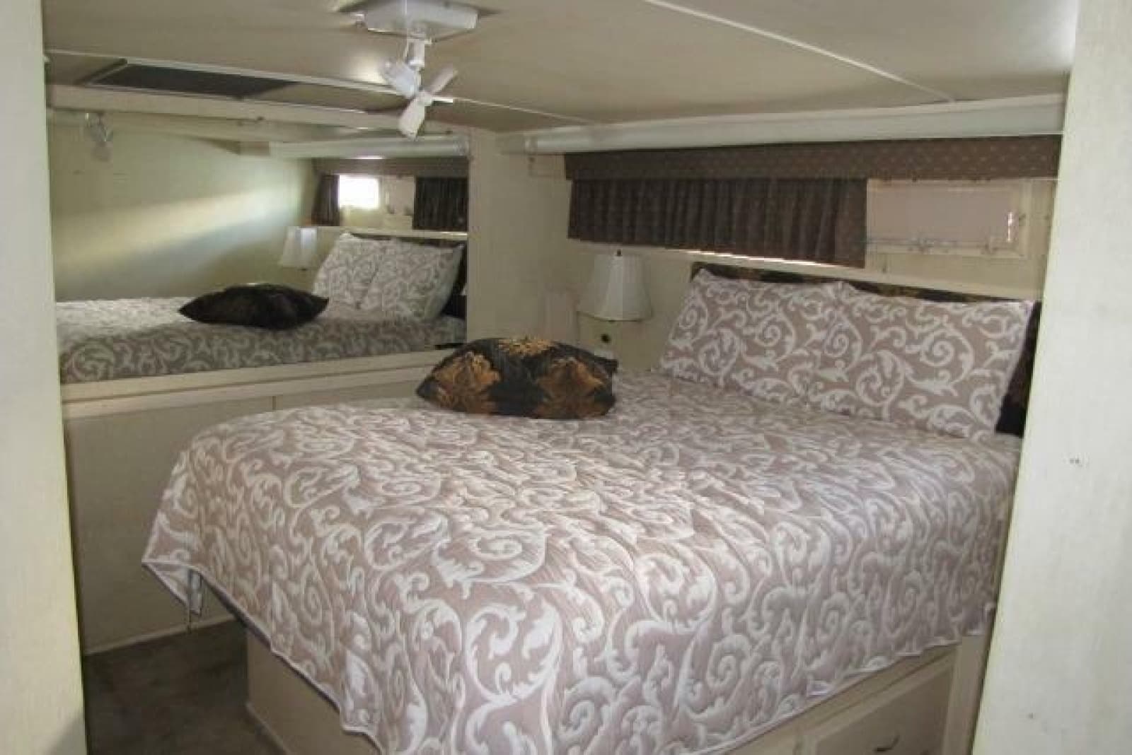 1973 Chris-Craft 55 Commander - Photo 56