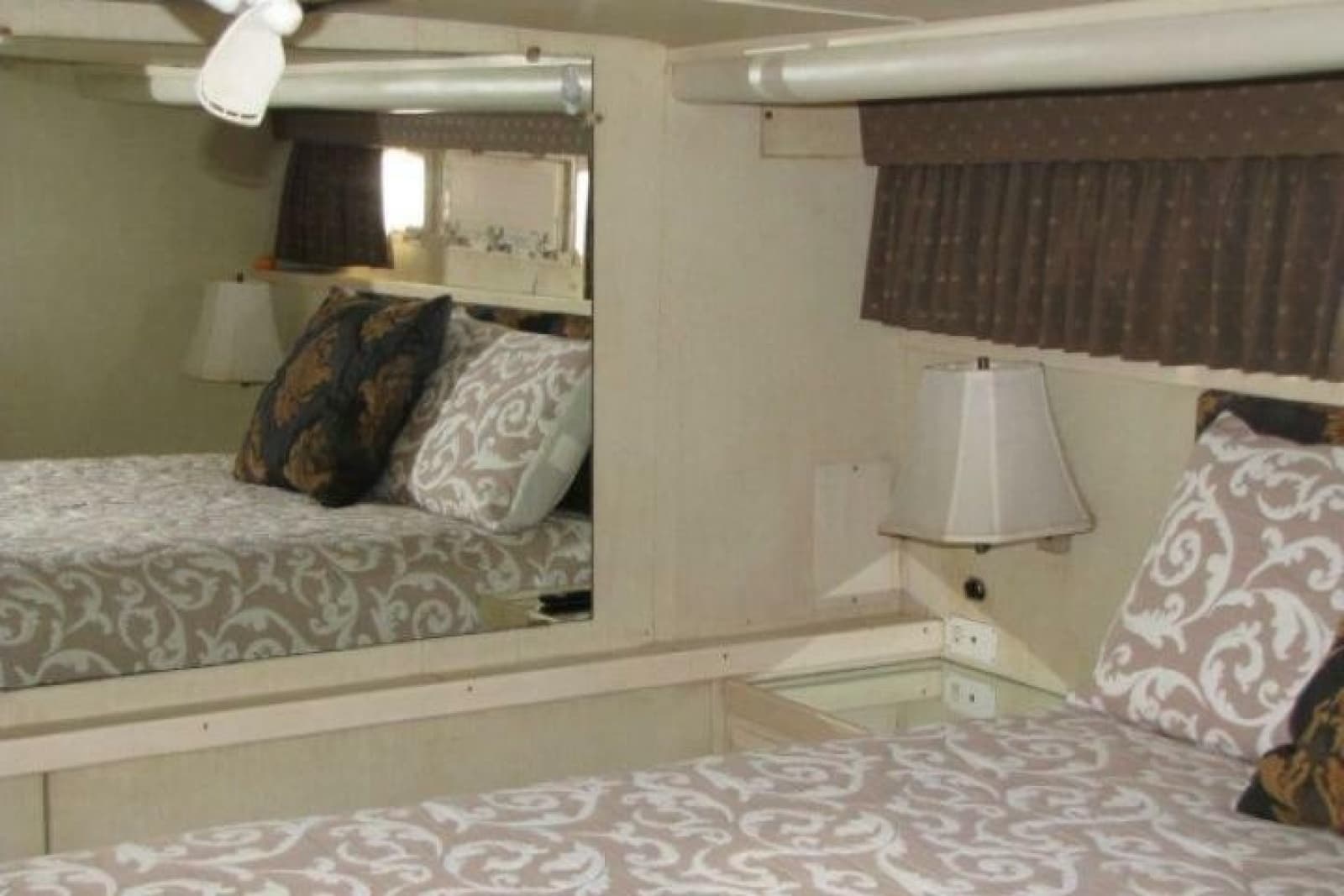 1973 Chris-Craft 55 Commander - Photo 57
