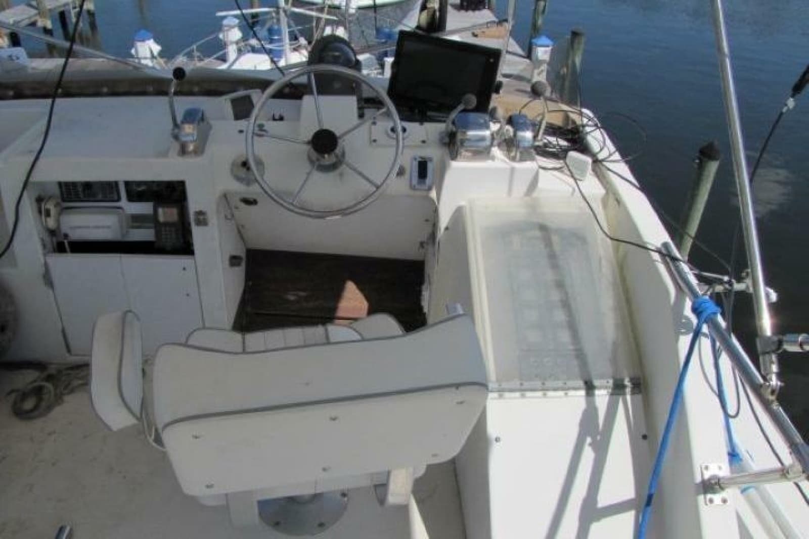 1973 Chris-Craft 55 Commander - Photo 7