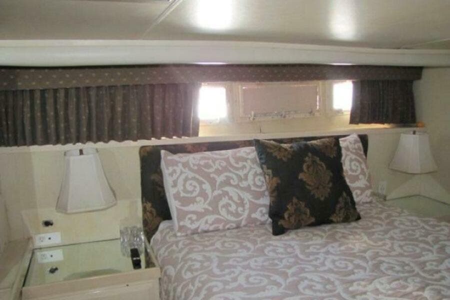 1973 Chris-Craft 55 Commander