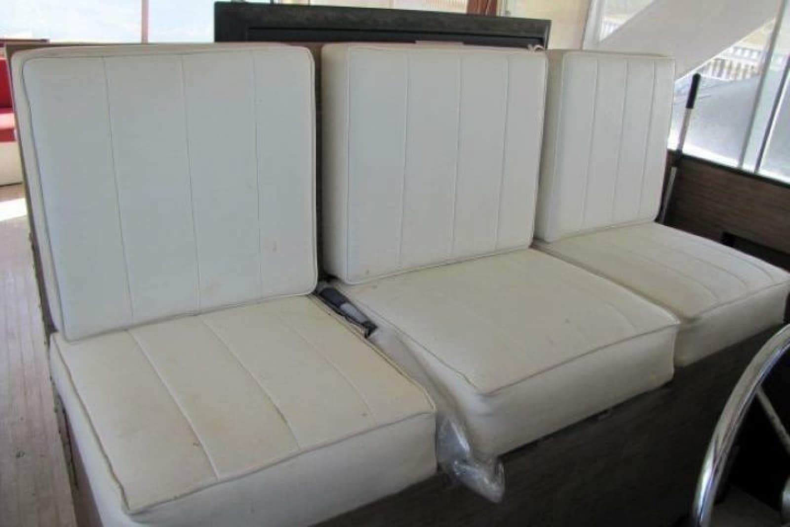 1973 Chris-Craft 55 Commander - Photo 22
