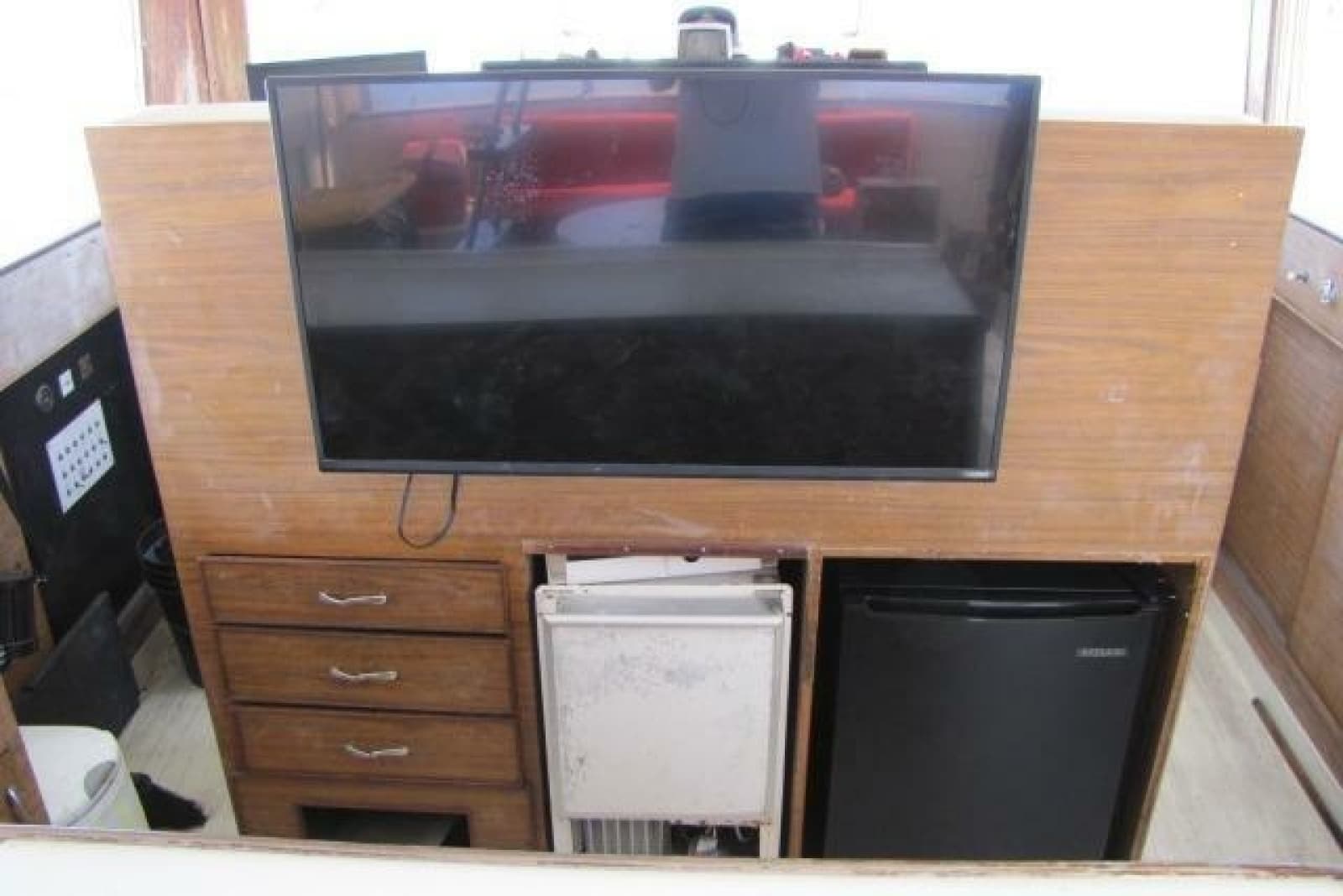 1973 Chris-Craft 55 Commander - Photo 19