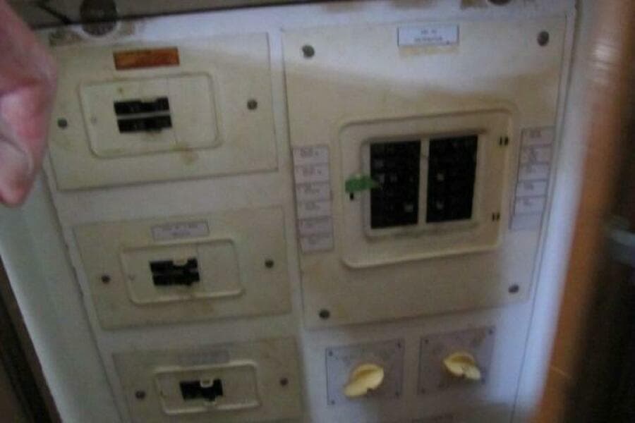 1973 Chris-Craft 55 Commander