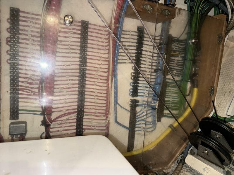 1991 Grand Banks 42 Classic