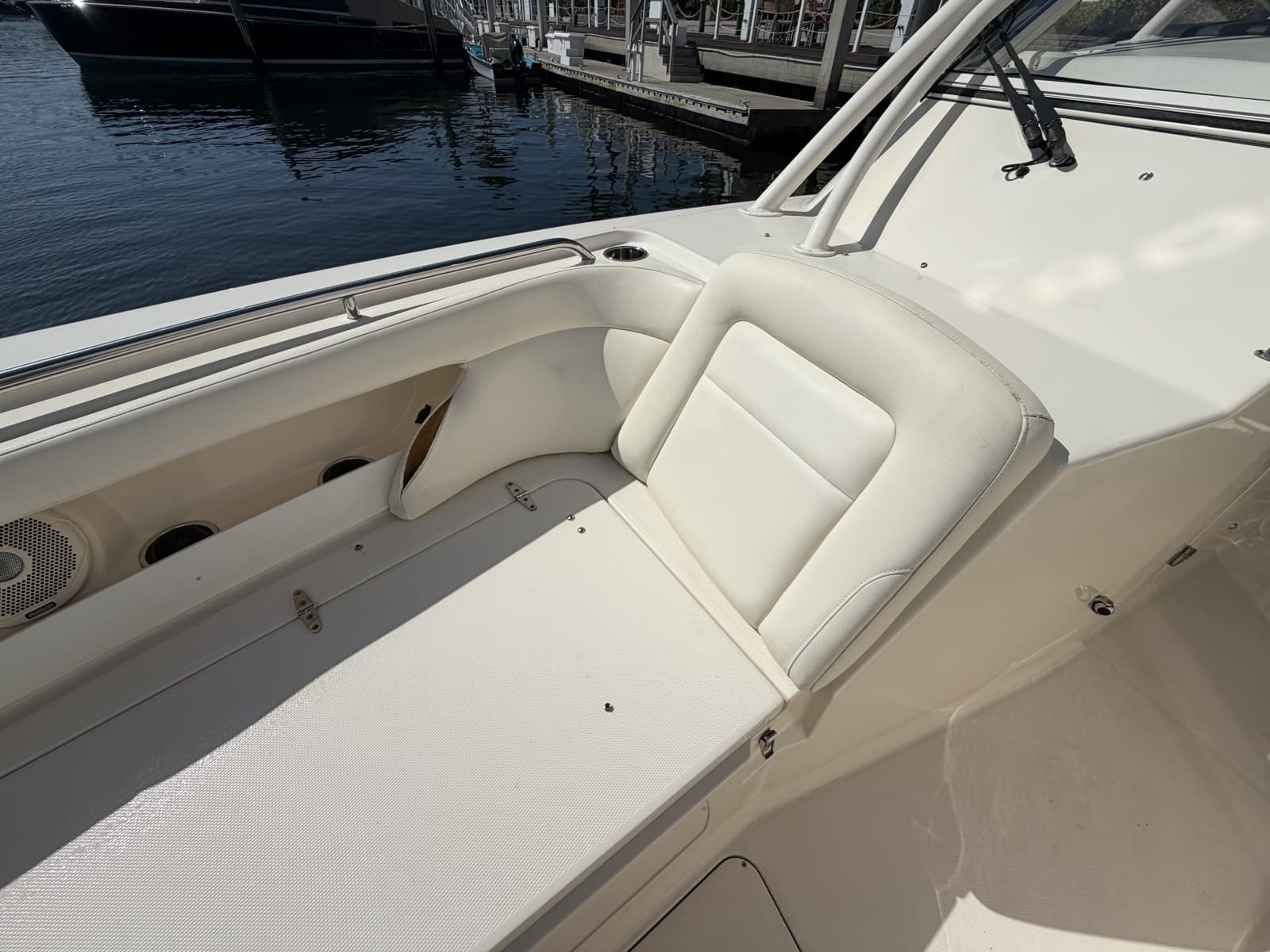 2018 Grady-White Freedom 335