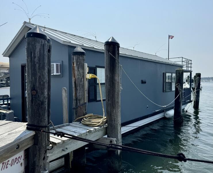 2009 Catamaran Cruisers Aqua Lodge