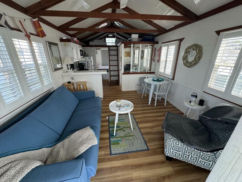 2009 Catamaran Cruisers Aqua Lodge