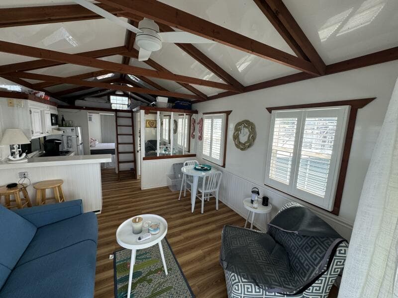 2009 Catamaran Cruisers Aqua Lodge