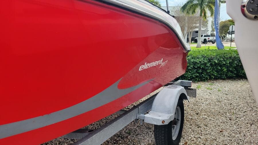 2022 Bayliner Element M17