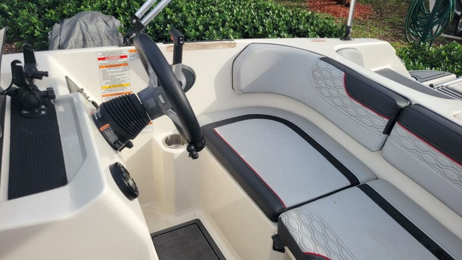 2022 Bayliner Element M17