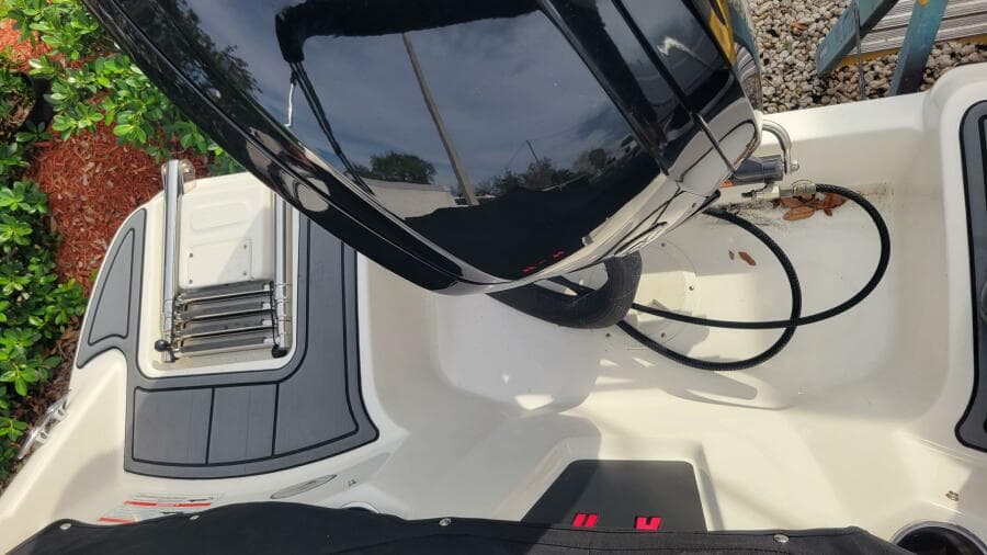 2022 Bayliner Element M17